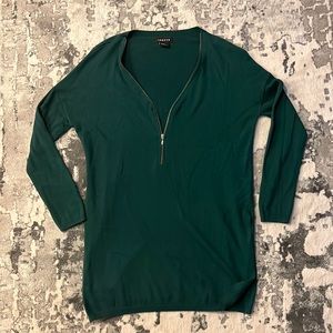 Stunning emerald green tunic sweater with flattering zipper!